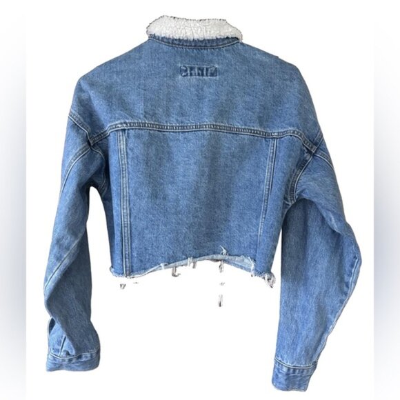 Cropped Denim Jacket with Sherpa Collar - Picture 3 of 6